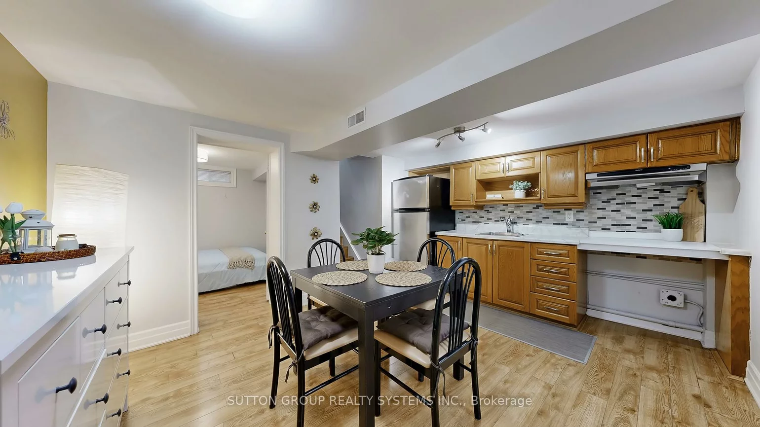 38, Donald, Keelesdale-Eglinton West, Toronto