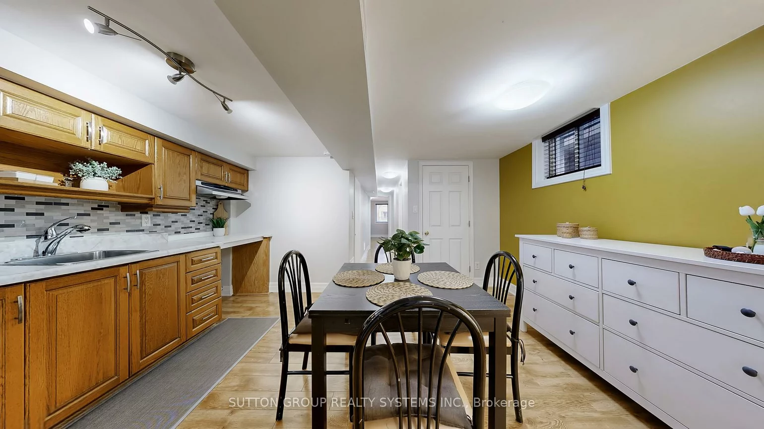 38, Donald, Keelesdale-Eglinton West, Toronto