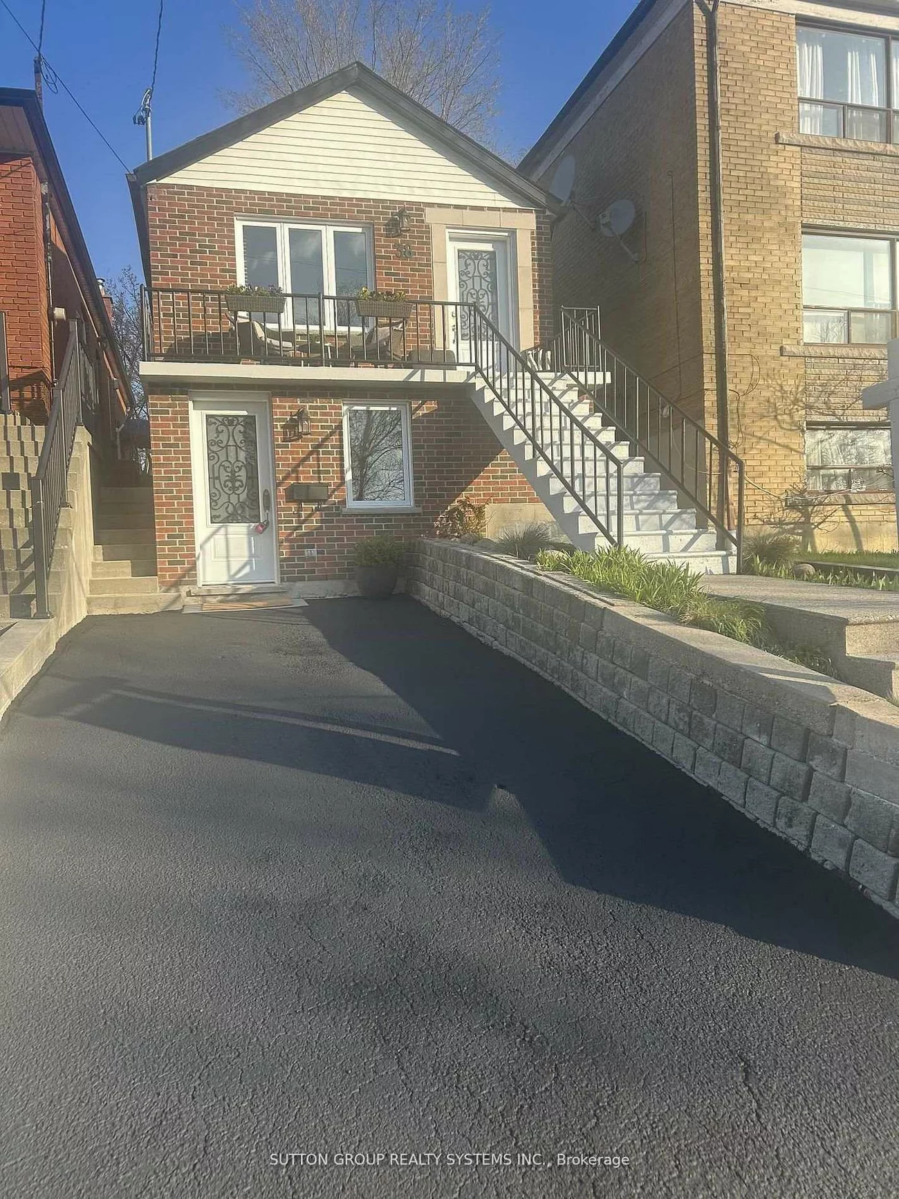 38, Donald, Keelesdale-Eglinton West, Toronto