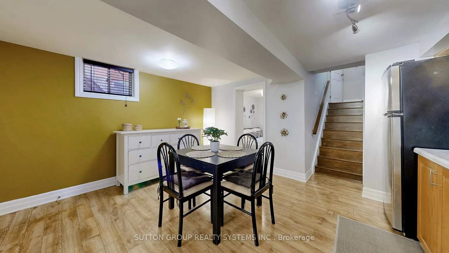 38, Donald, Keelesdale-Eglinton West, Toronto