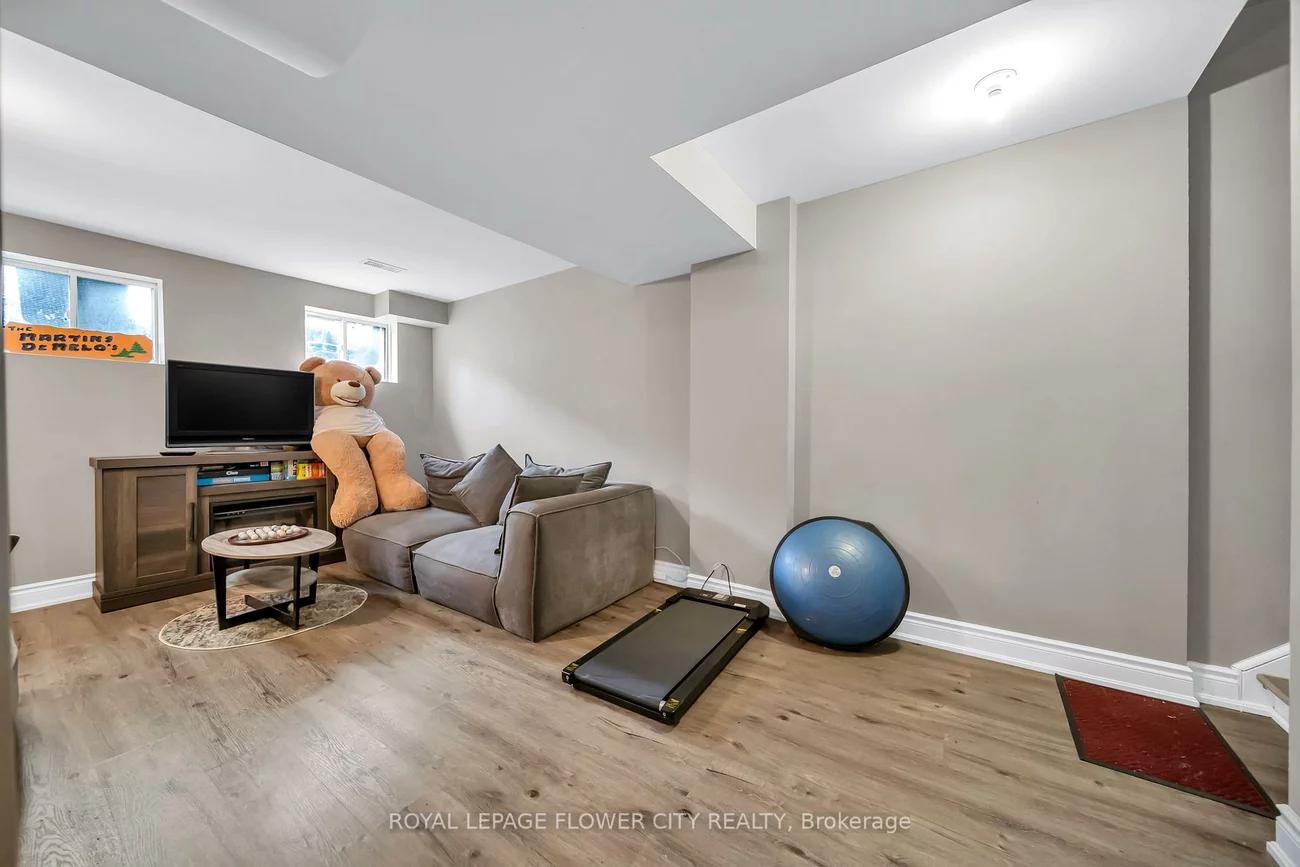 15D, View Green, West Humber-Clairville, Toronto