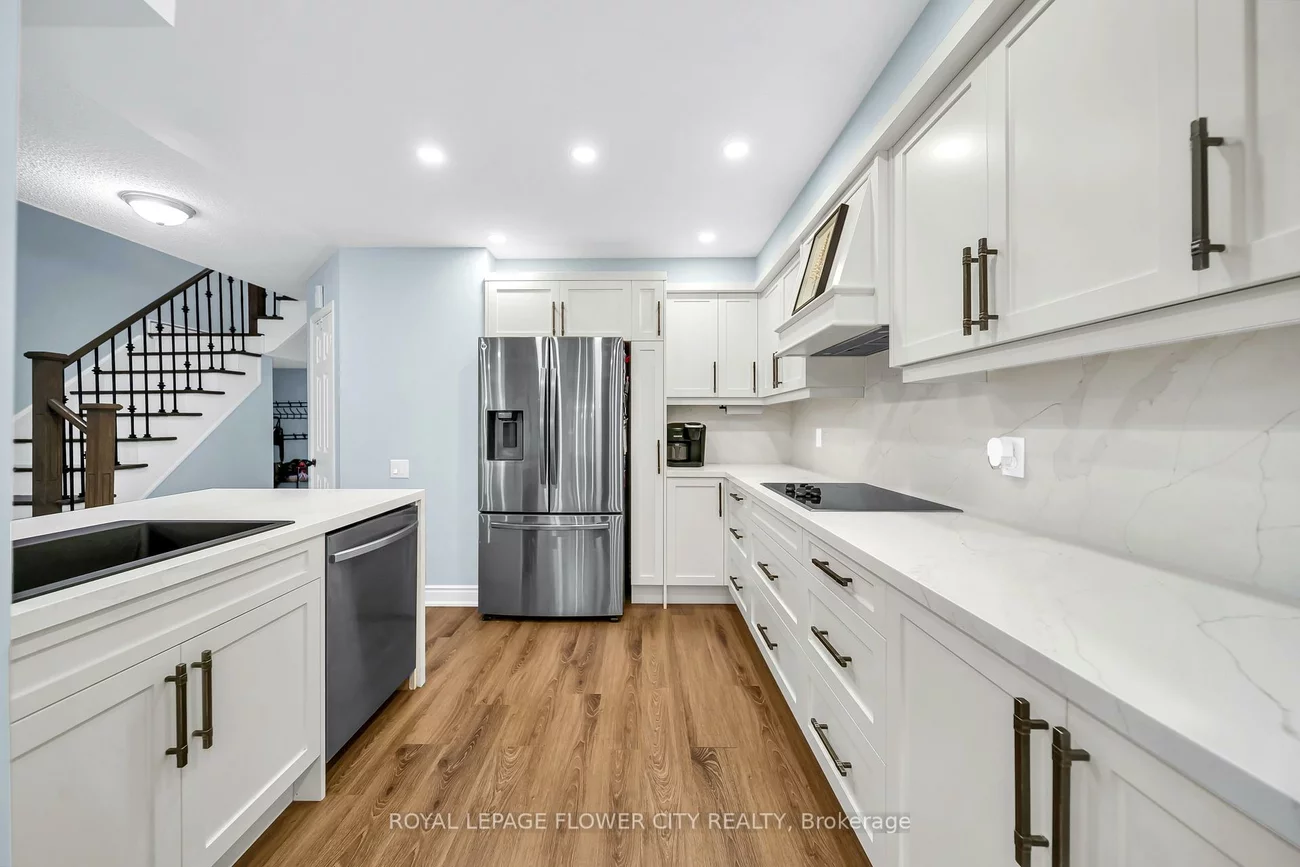 15D, View Green, West Humber-Clairville, Toronto