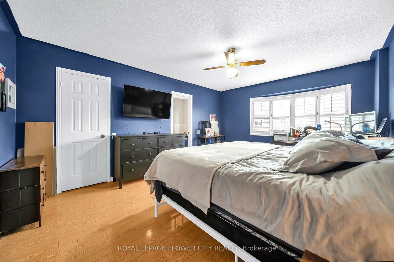 15D, View Green, West Humber-Clairville, Toronto