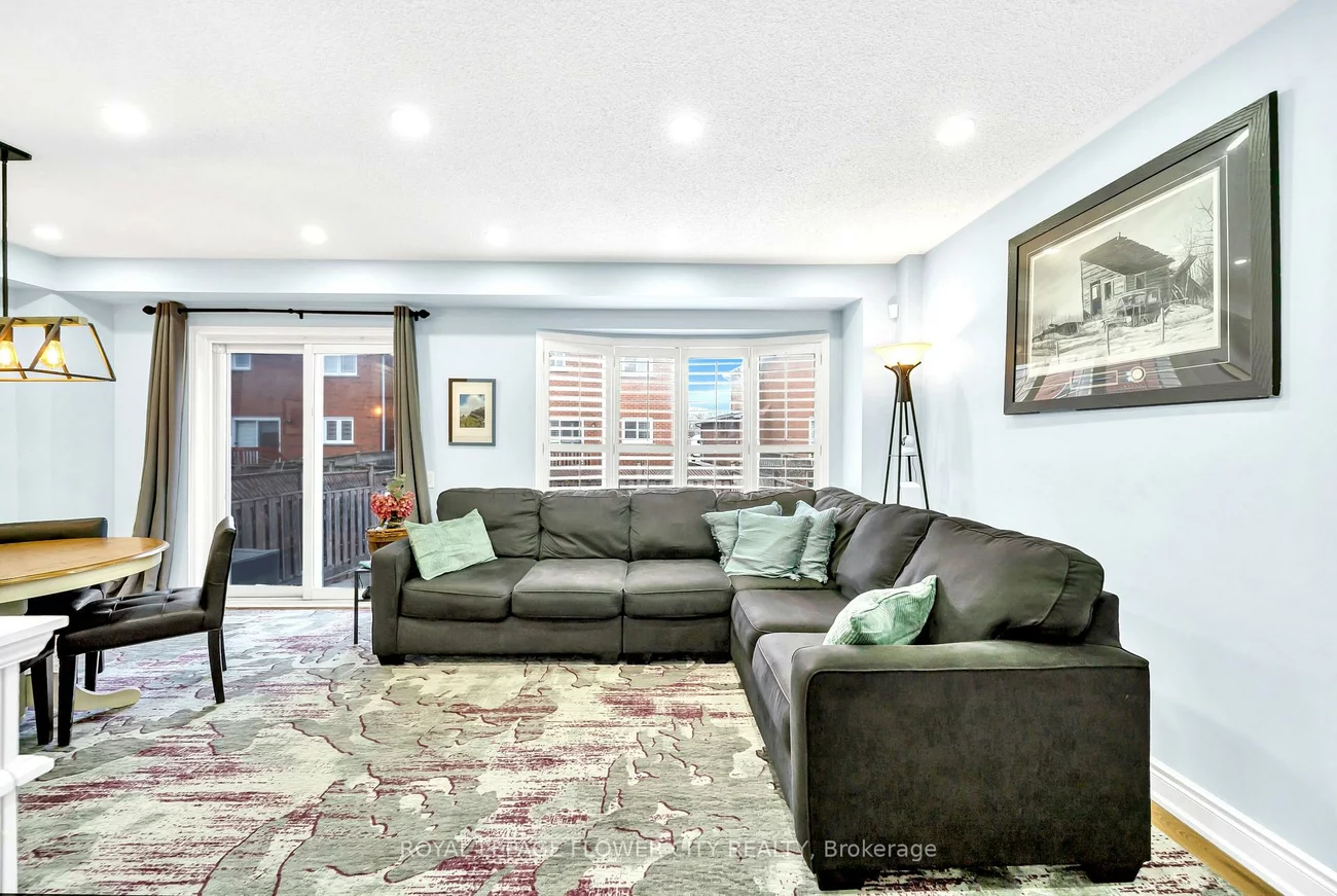 15D, View Green, West Humber-Clairville, Toronto