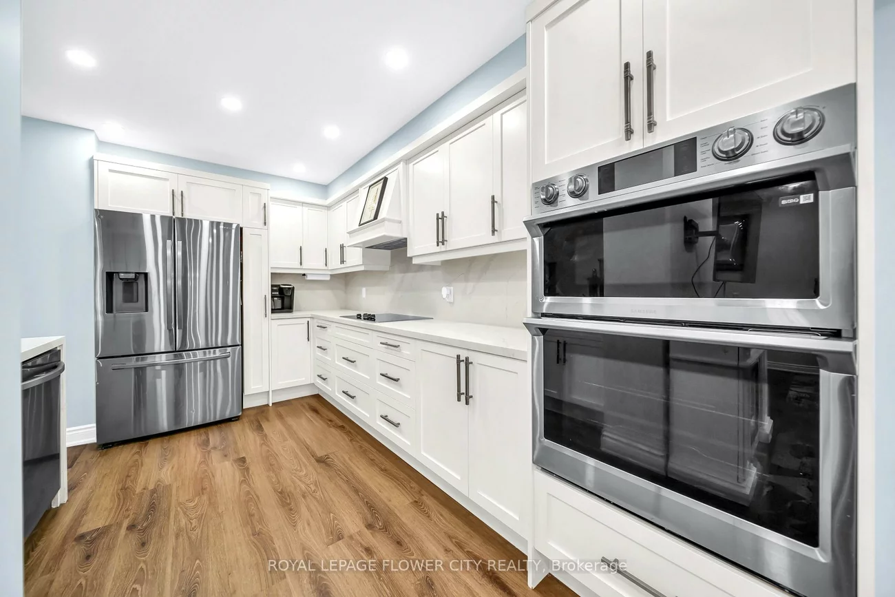 15D, View Green, West Humber-Clairville, Toronto