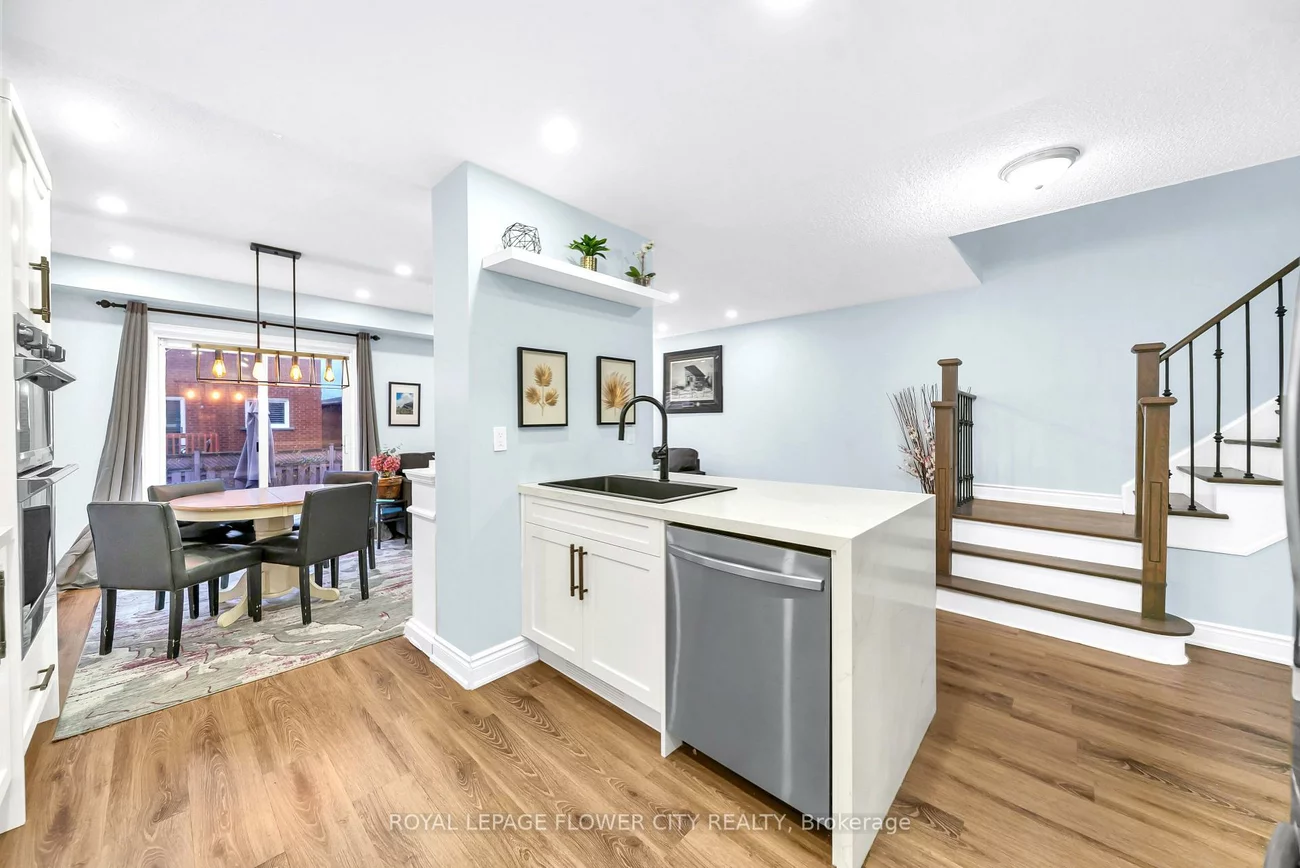 15D, View Green, West Humber-Clairville, Toronto