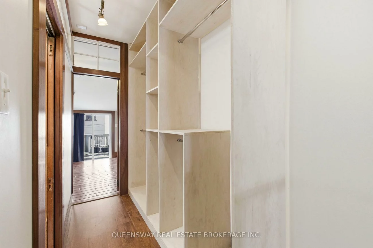 992, Dovercourt, Dovercourt-Wallace Emerson-Junction, Toronto