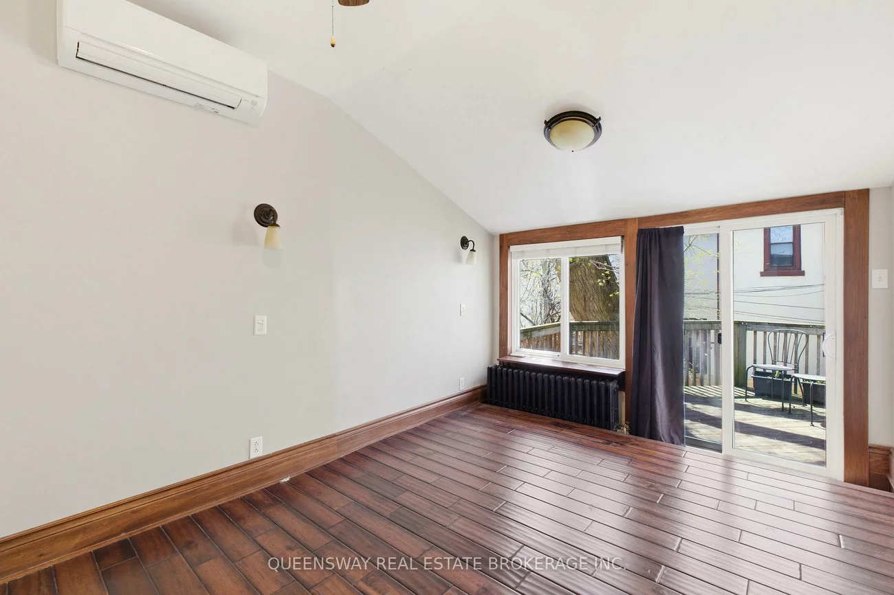 992, Dovercourt, Dovercourt-Wallace Emerson-Junction, Toronto