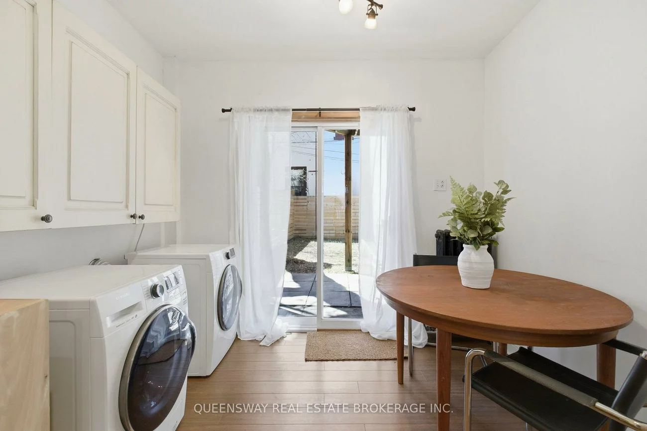 992, Dovercourt, Dovercourt-Wallace Emerson-Junction, Toronto