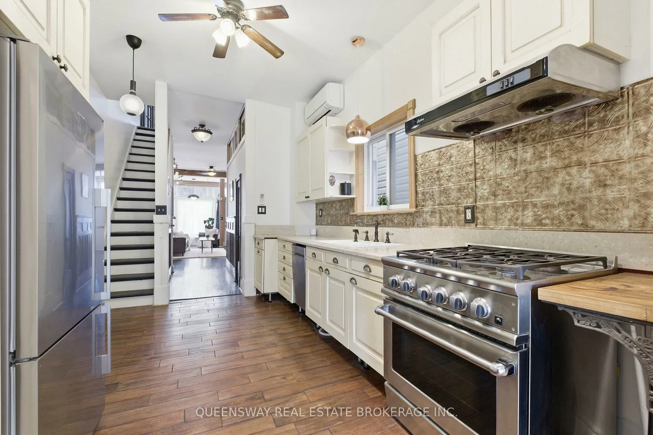 992, Dovercourt, Dovercourt-Wallace Emerson-Junction, Toronto