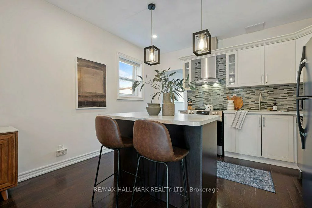 17, Criscoe, Rockcliffe-Smythe, Toronto