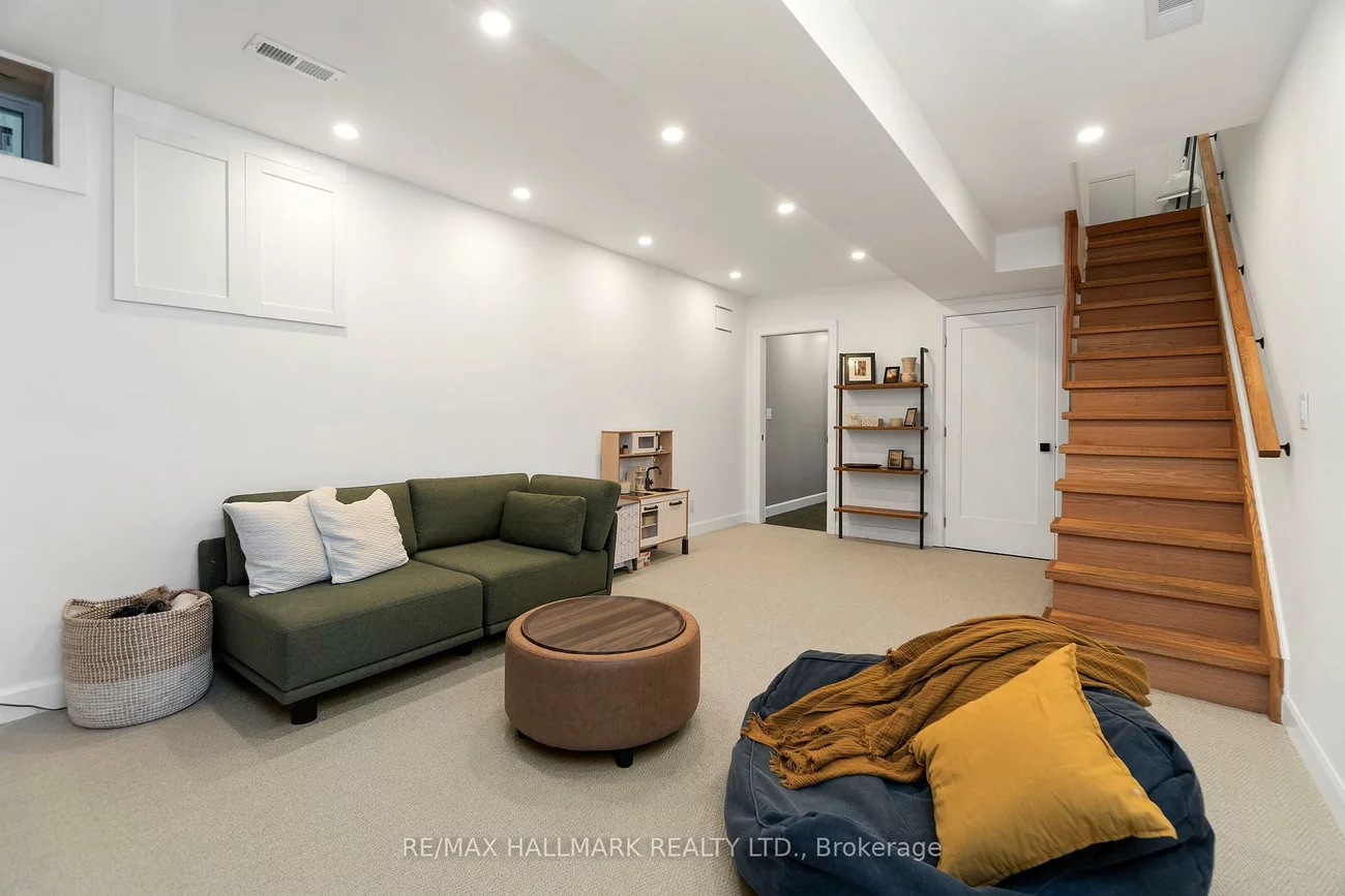 17, Criscoe, Rockcliffe-Smythe, Toronto