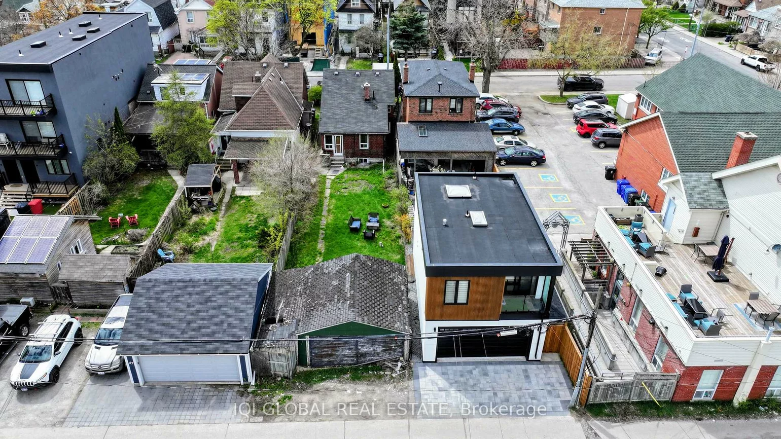 49, Batavia, Rockcliffe-Smythe, Toronto