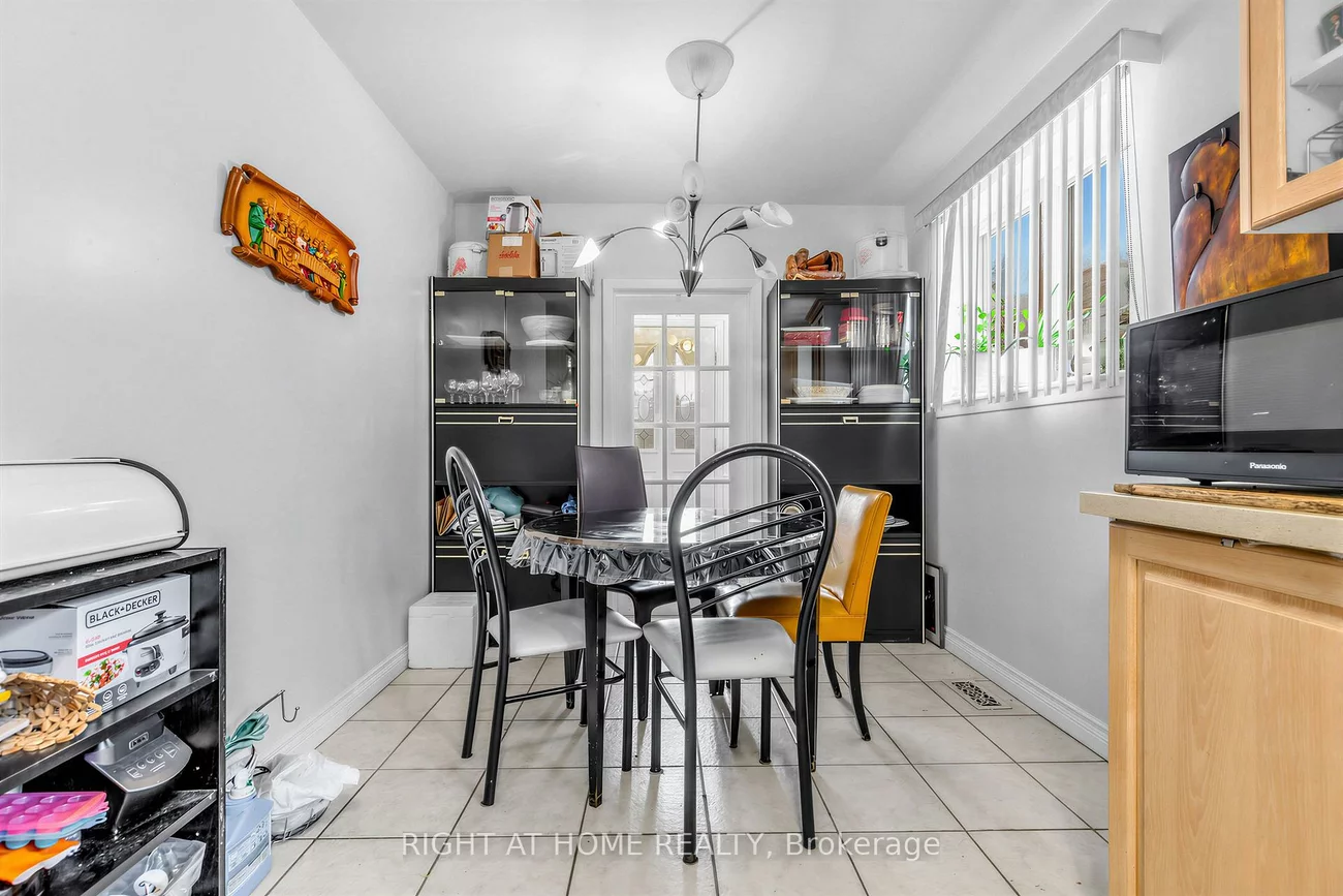 5, Thwaite, Glenfield-Jane Heights, Toronto