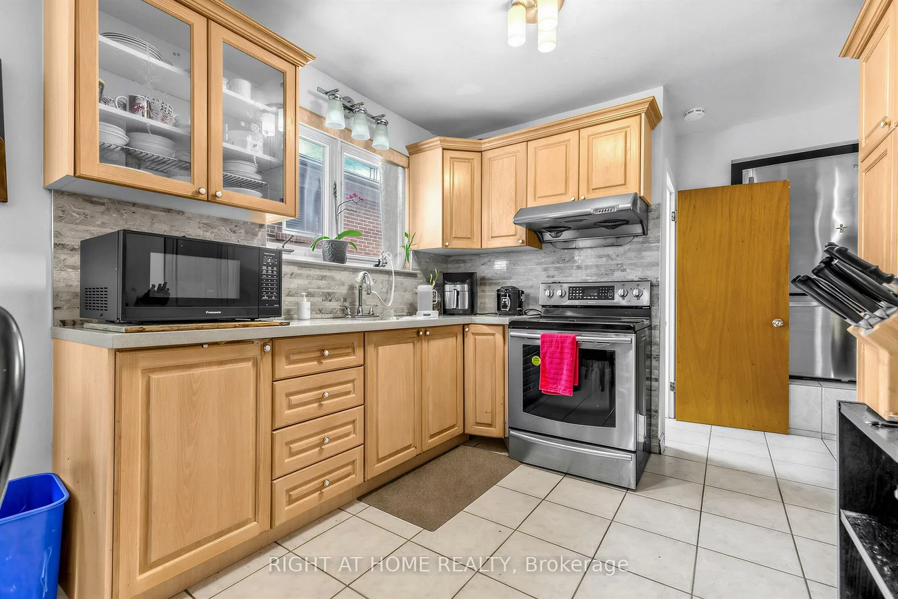 5, Thwaite, Glenfield-Jane Heights, Toronto