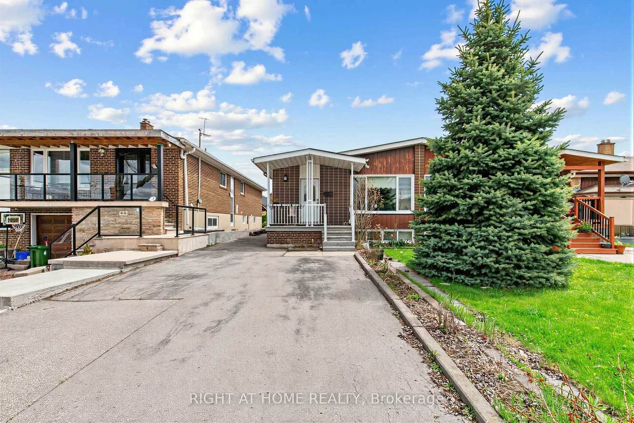 5, Thwaite, Glenfield-Jane Heights, Toronto