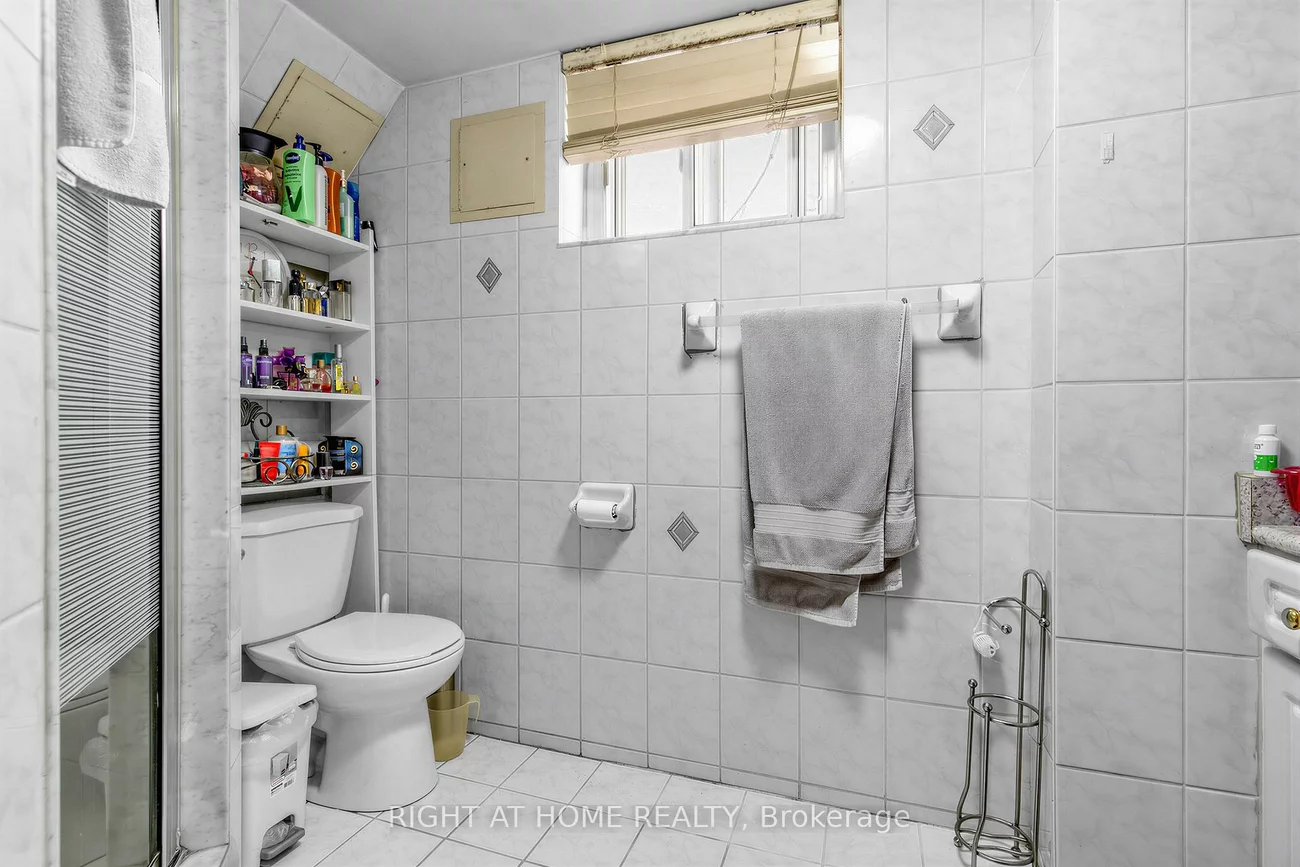 5, Thwaite, Glenfield-Jane Heights, Toronto