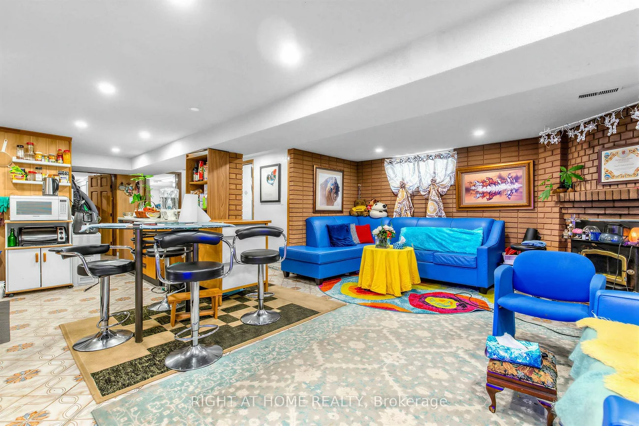5, Thwaite, Glenfield-Jane Heights, Toronto