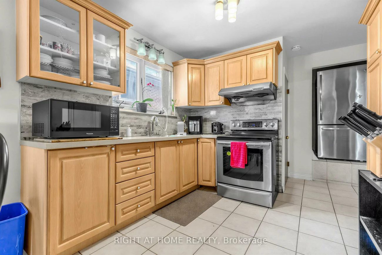 5, Thwaite, Glenfield-Jane Heights, Toronto