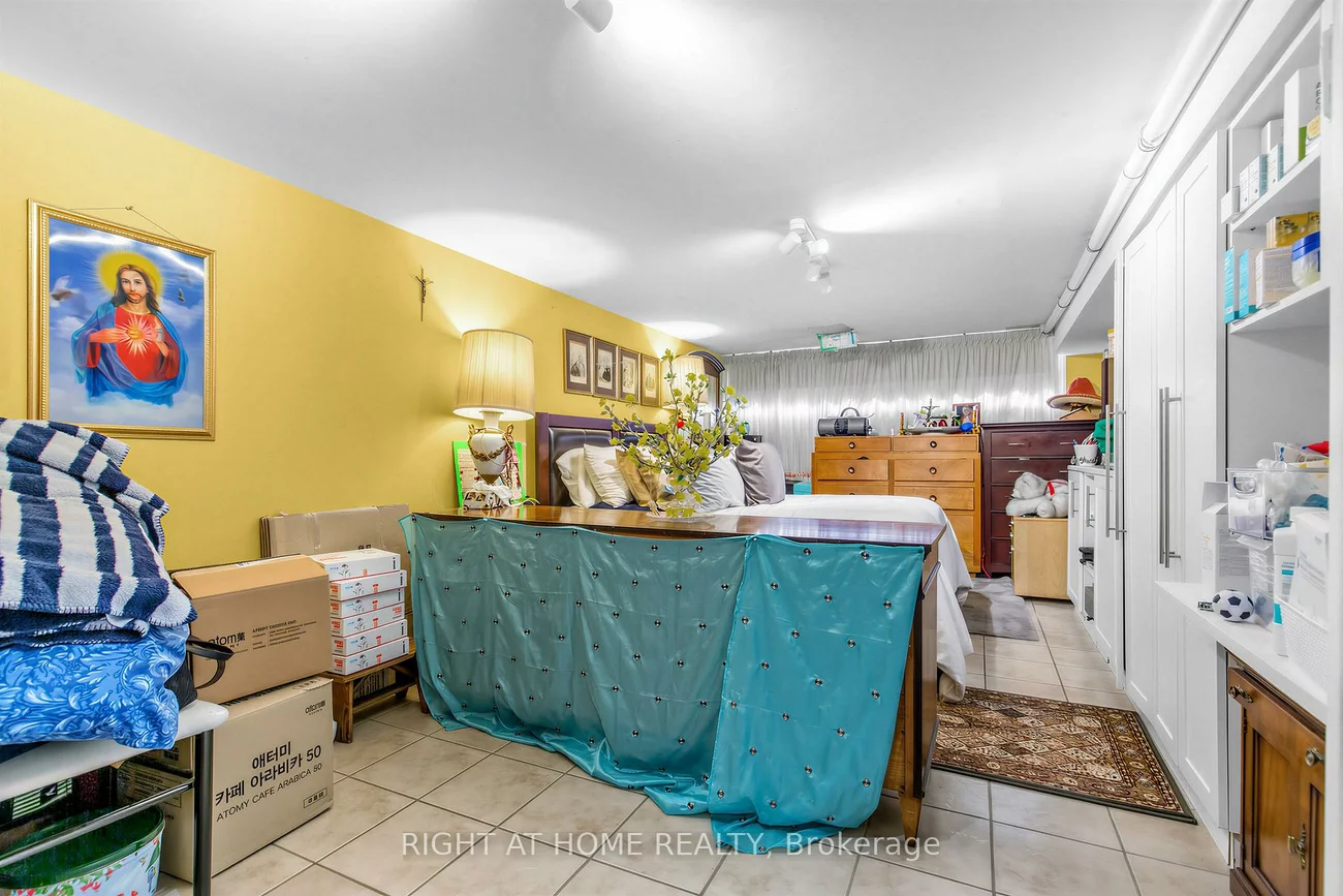 5, Thwaite, Glenfield-Jane Heights, Toronto