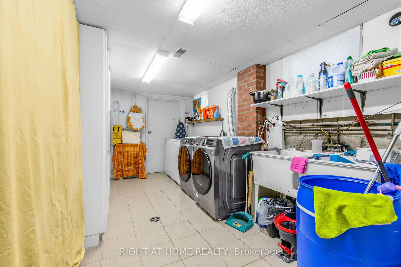 5, Thwaite, Glenfield-Jane Heights, Toronto