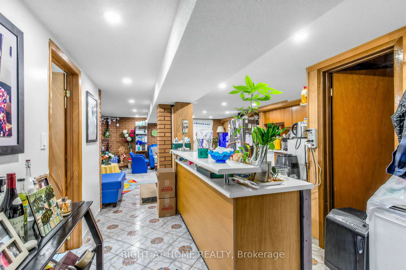 5, Thwaite, Glenfield-Jane Heights, Toronto