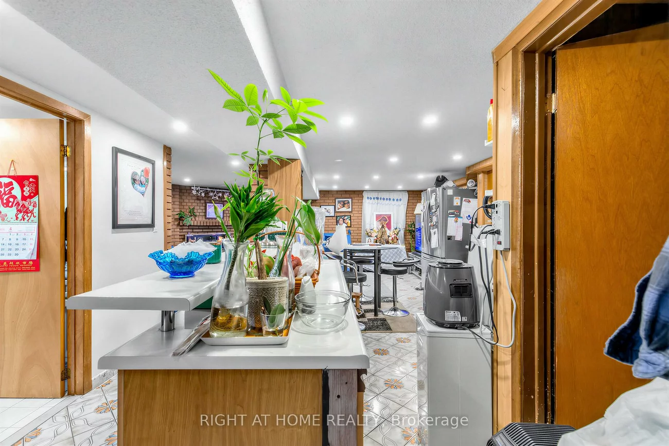 5, Thwaite, Glenfield-Jane Heights, Toronto