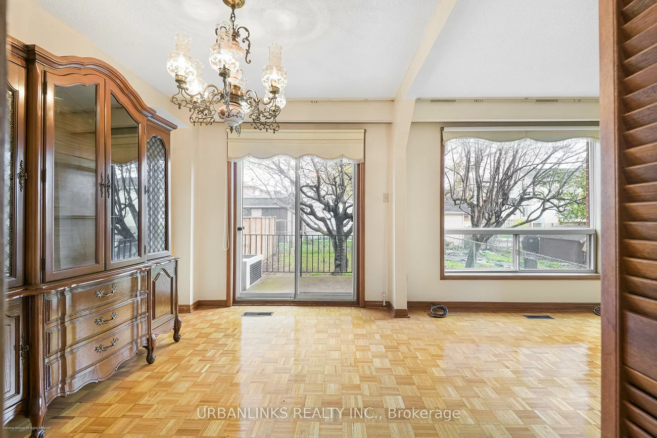 78, Evans, Mimico, Toronto