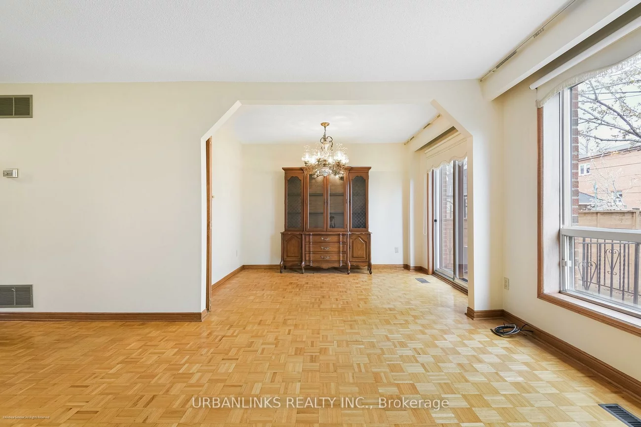 78, Evans, Mimico, Toronto