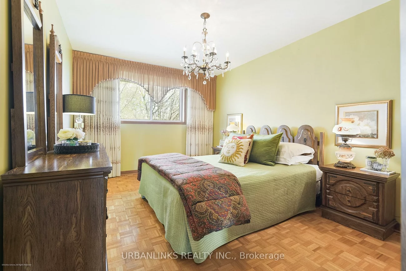 78, Evans, Mimico, Toronto