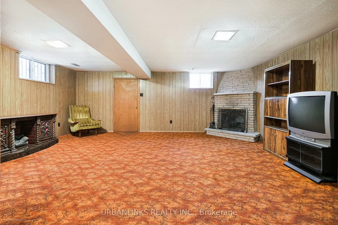 78, Evans, Mimico, Toronto