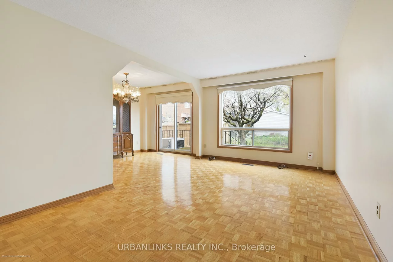78, Evans, Mimico, Toronto