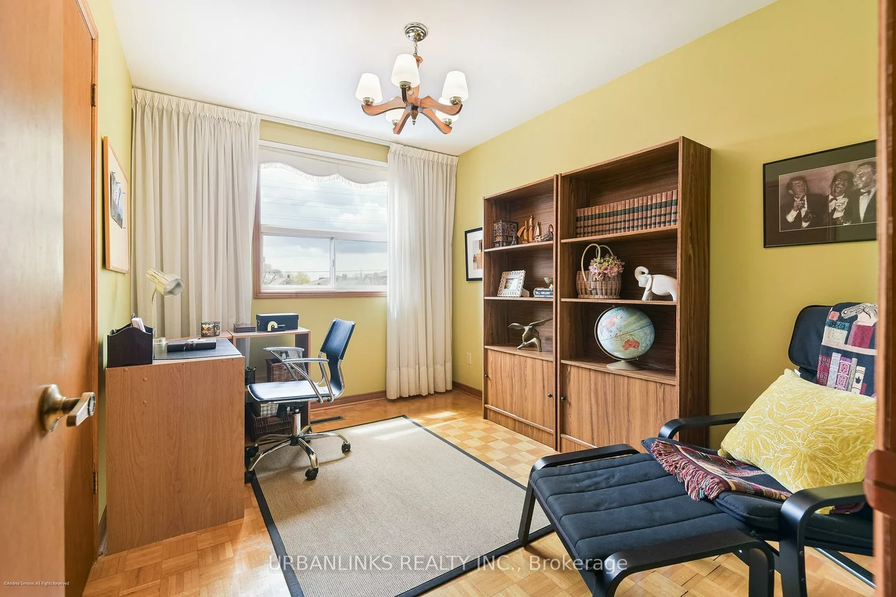 78, Evans, Mimico, Toronto