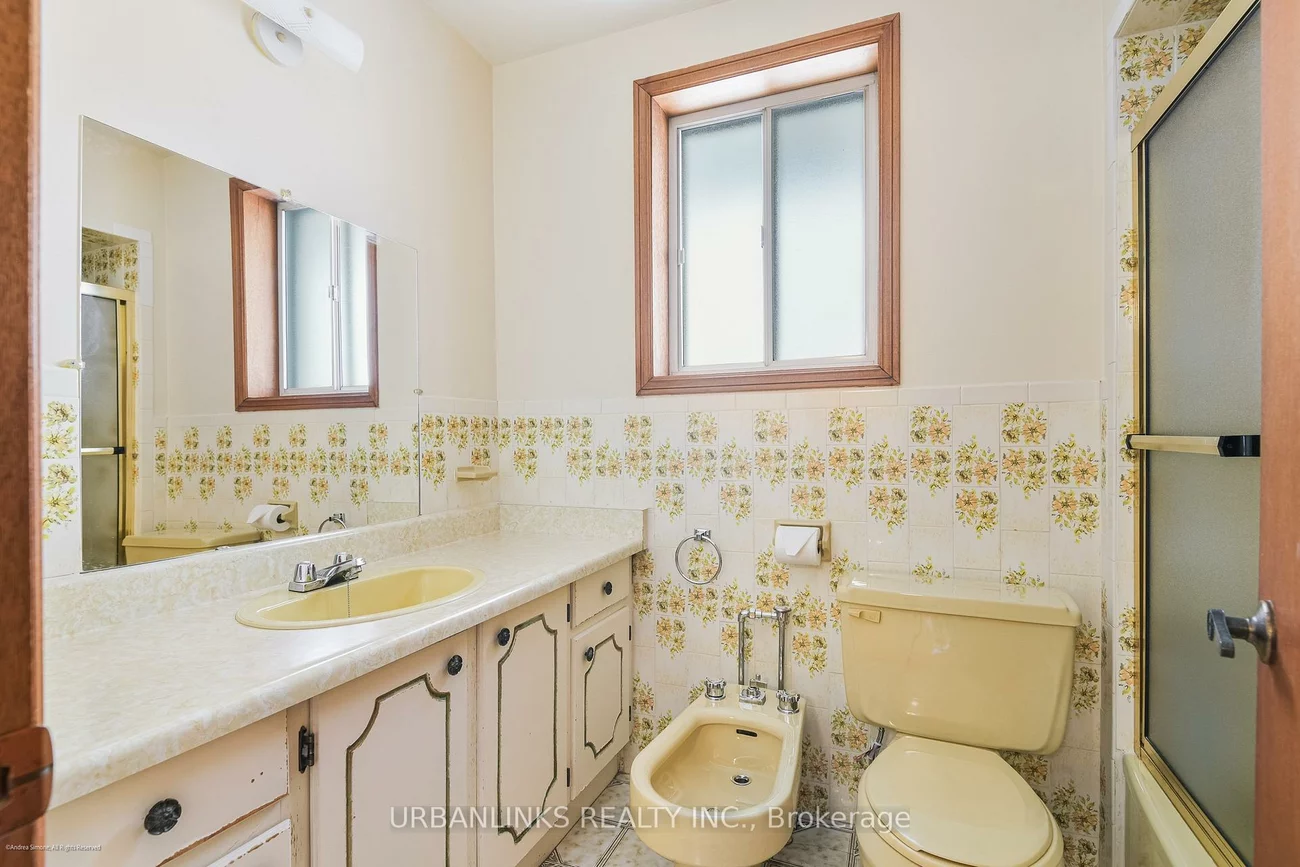 78, Evans, Mimico, Toronto
