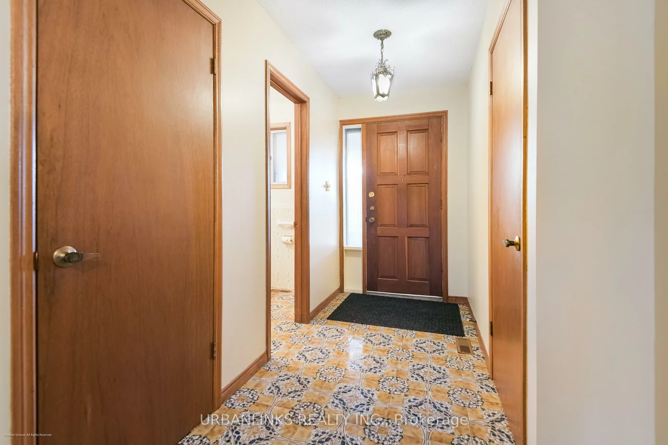 78, Evans, Mimico, Toronto