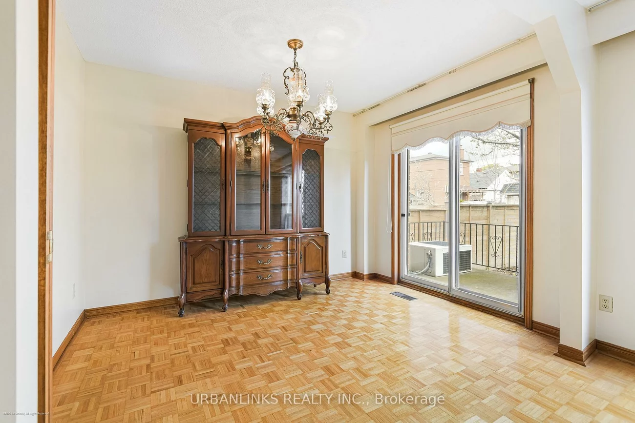 78, Evans, Mimico, Toronto