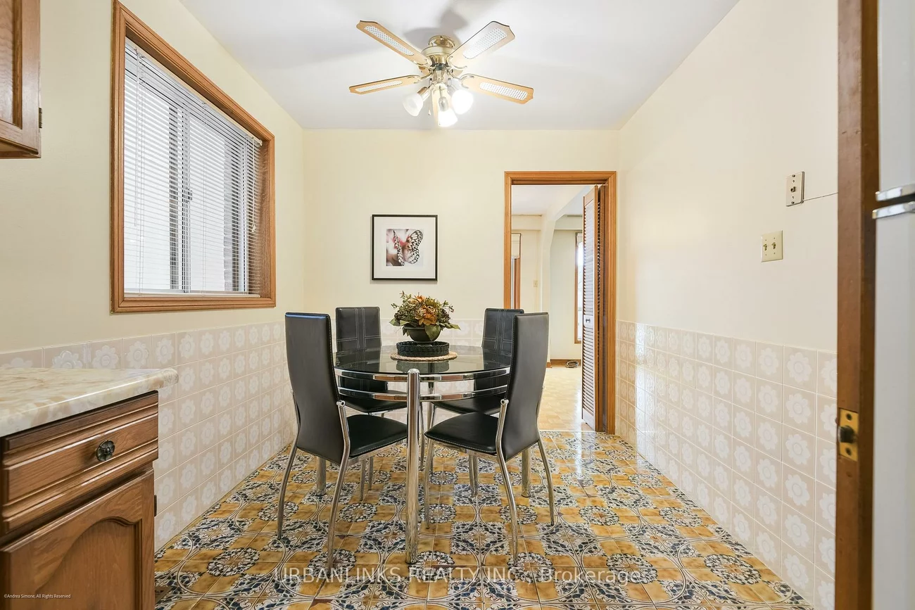 78, Evans, Mimico, Toronto