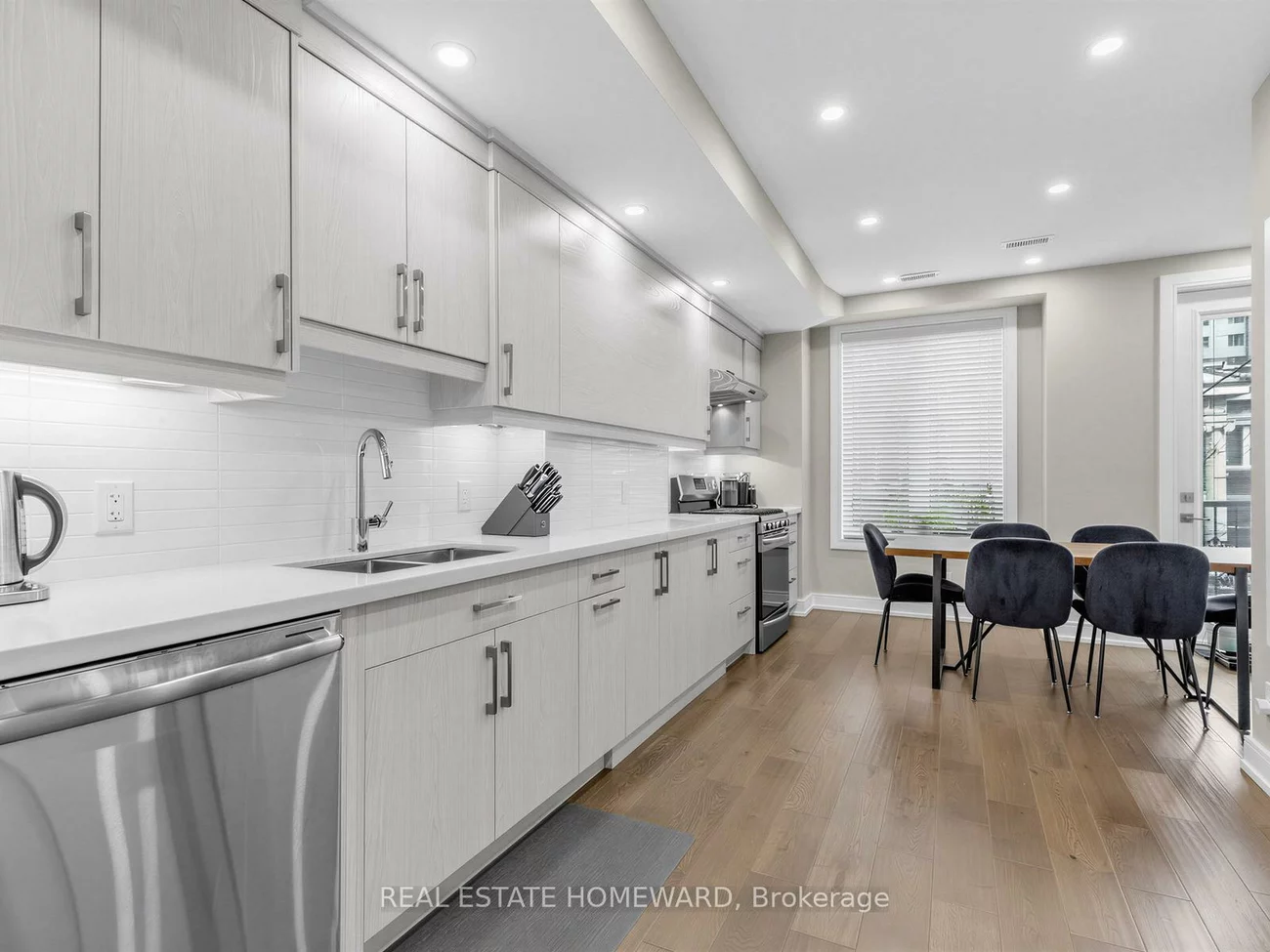 133, Cowan, South Parkdale, Toronto