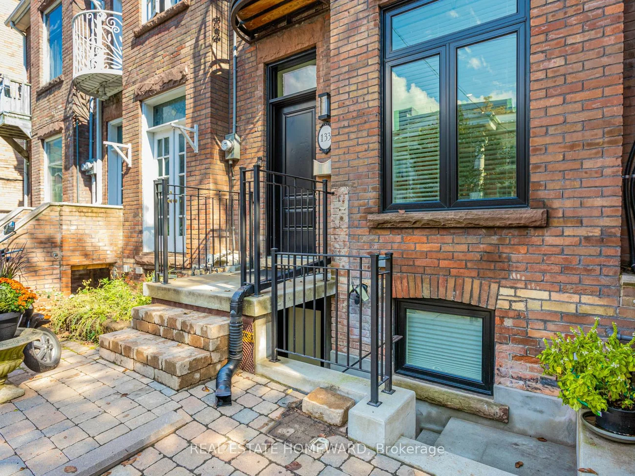 133, Cowan, South Parkdale, Toronto