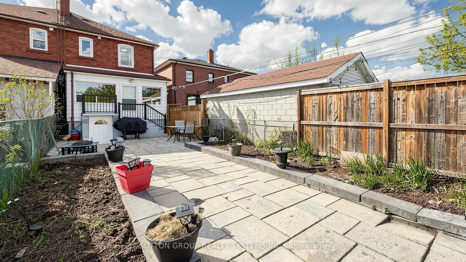 91, Kirknewton, Caledonia-Fairbank, Toronto