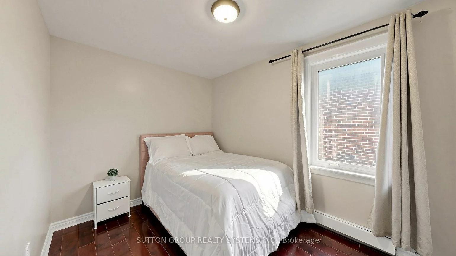 91, Kirknewton, Caledonia-Fairbank, Toronto