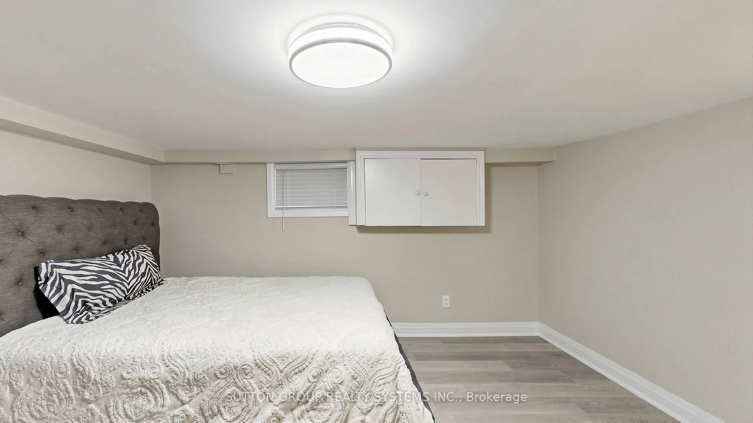 91, Kirknewton, Caledonia-Fairbank, Toronto