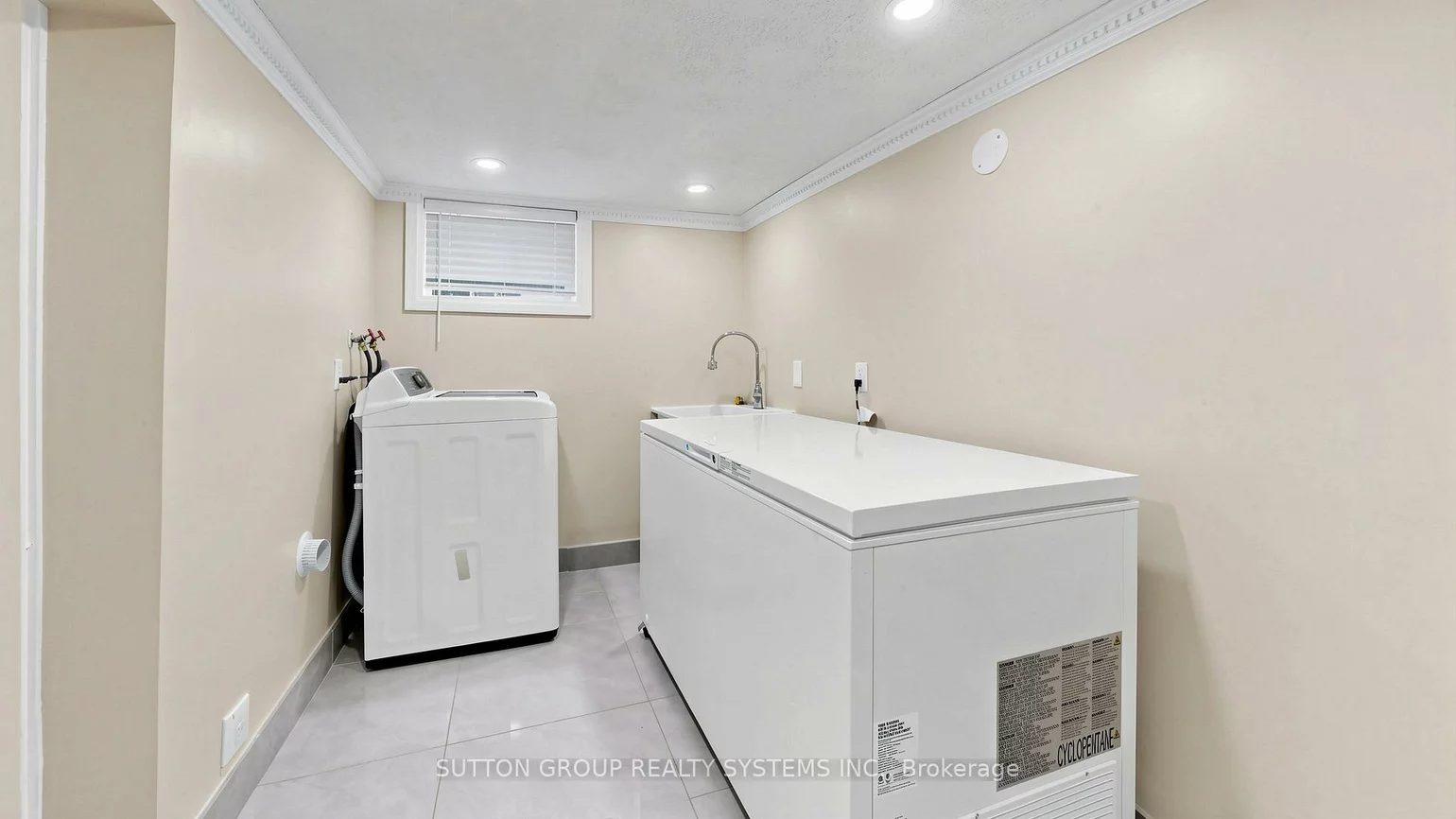 91, Kirknewton, Caledonia-Fairbank, Toronto