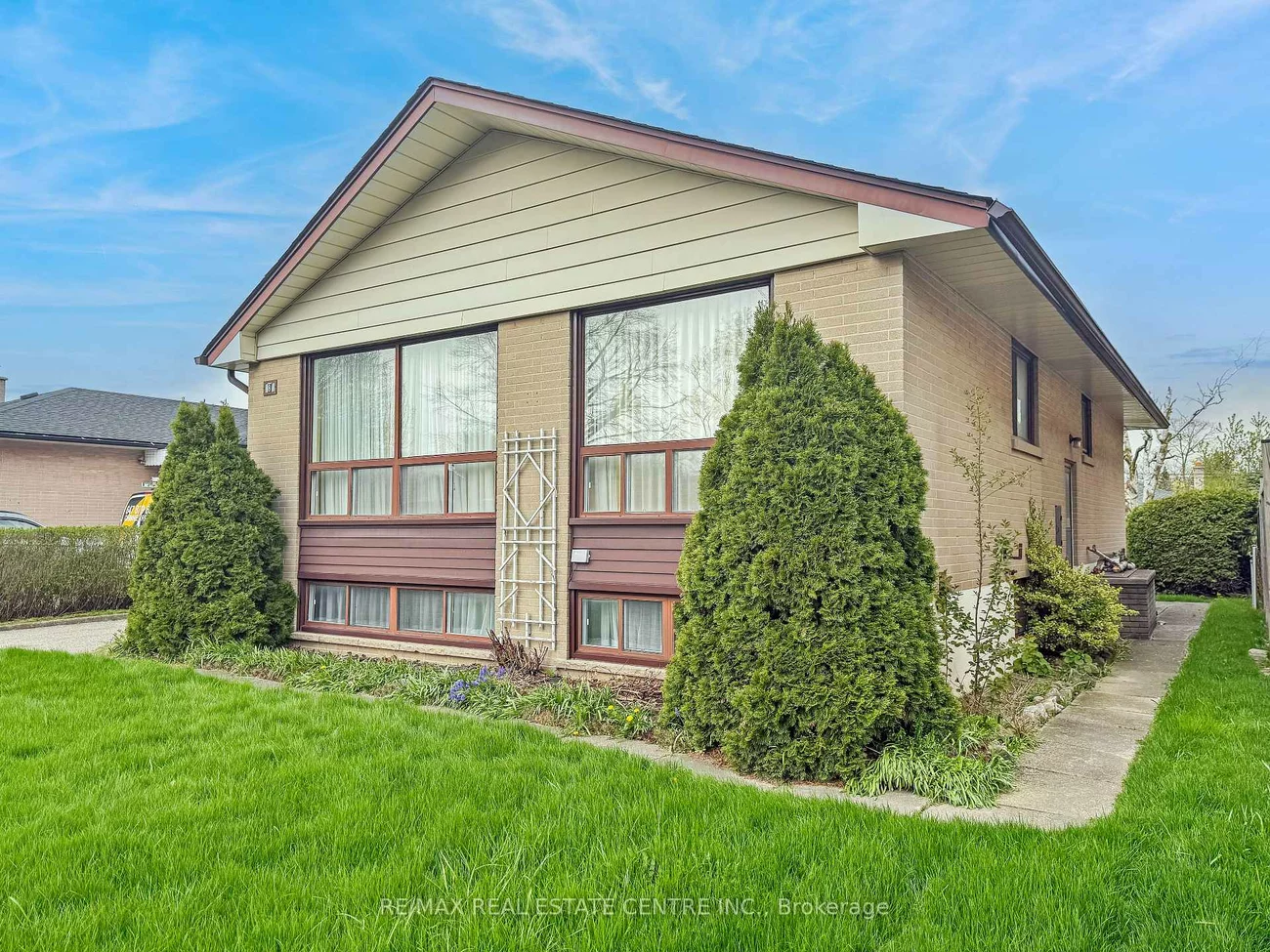 8, Powburn, Willowridge-Martingrove-Richview, Toronto