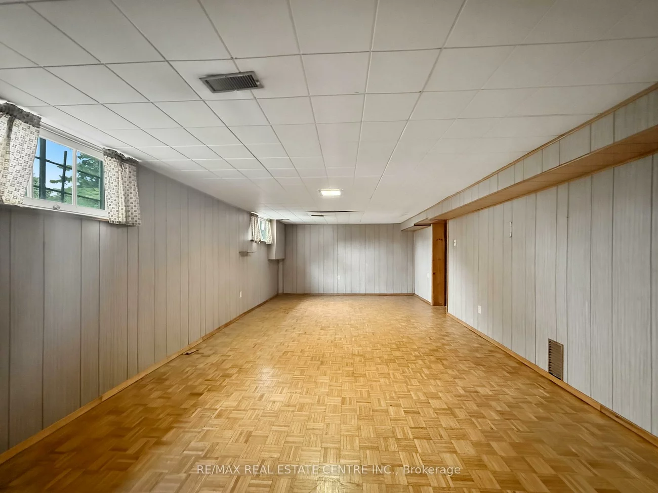 8, Powburn, Willowridge-Martingrove-Richview, Toronto