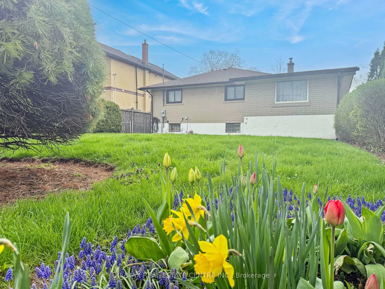 8, Powburn, Willowridge-Martingrove-Richview, Toronto