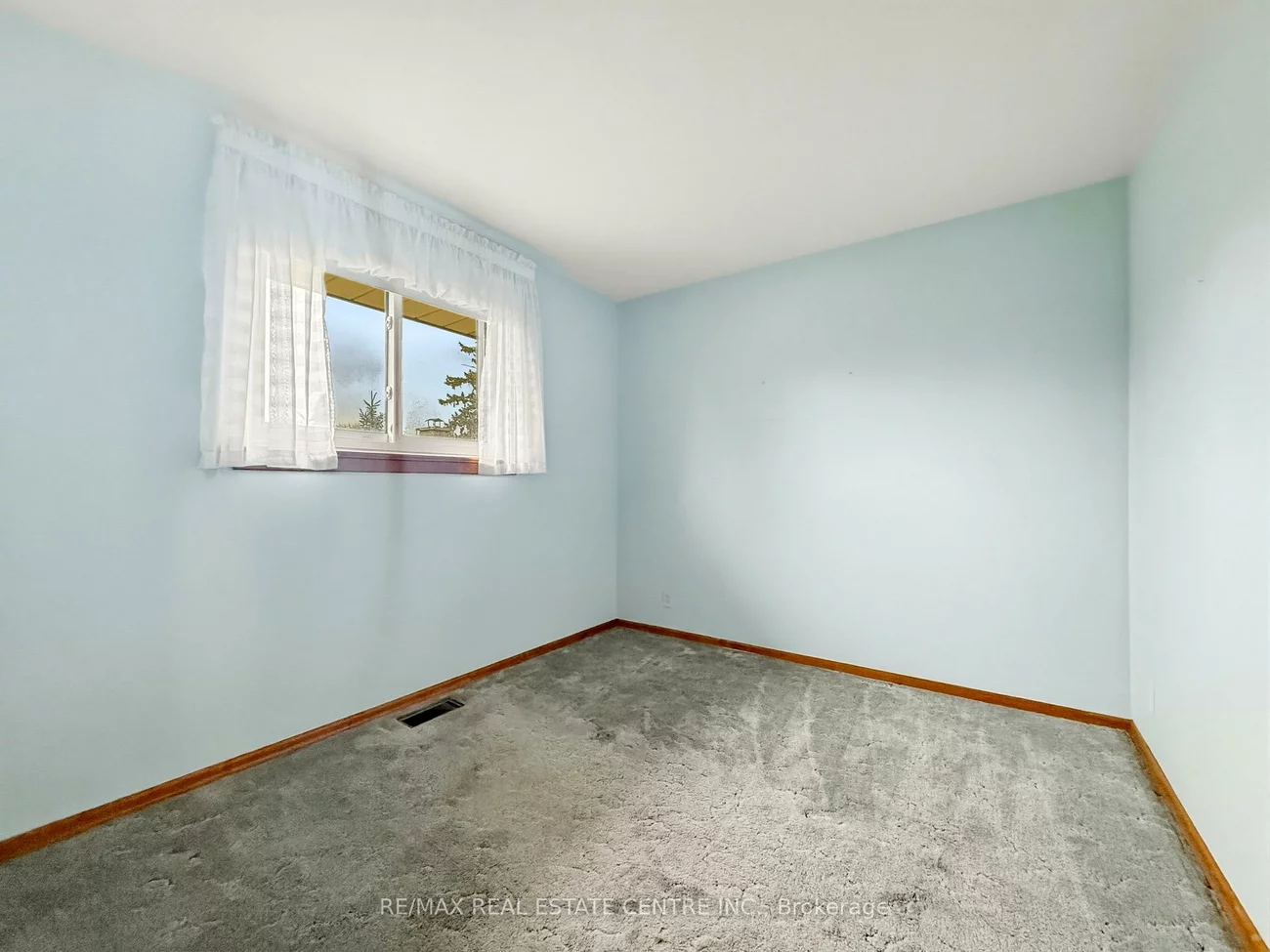 8, Powburn, Willowridge-Martingrove-Richview, Toronto