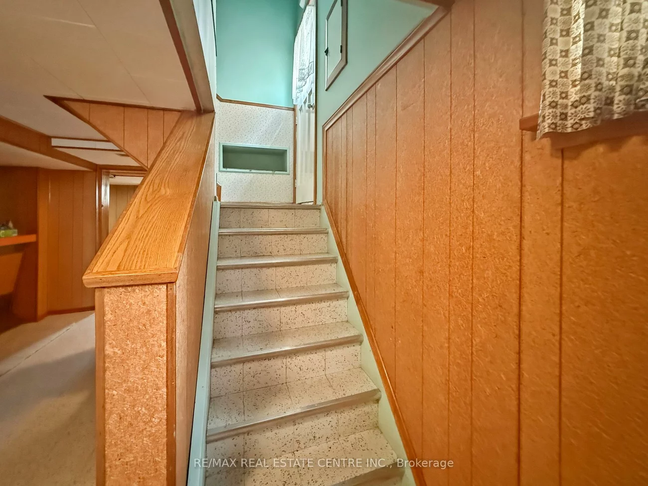8, Powburn, Willowridge-Martingrove-Richview, Toronto