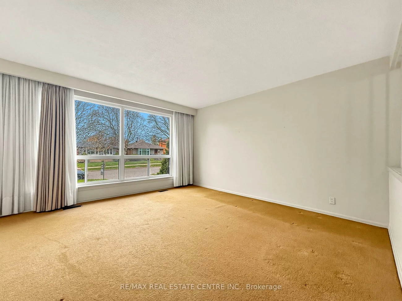 8, Powburn, Willowridge-Martingrove-Richview, Toronto