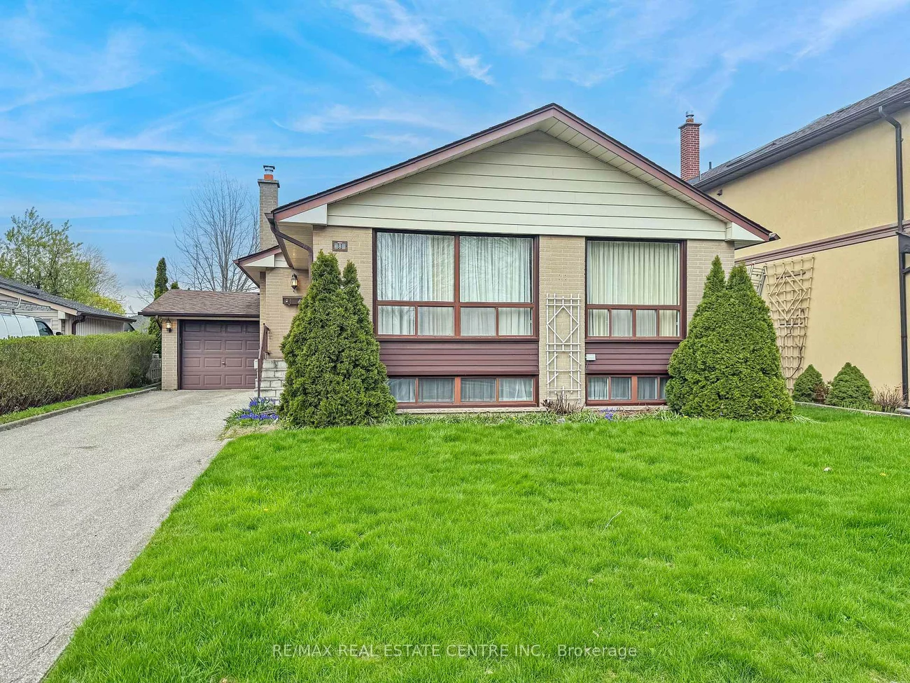 8, Powburn, Willowridge-Martingrove-Richview, Toronto